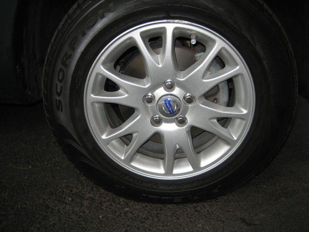 Feeler 16" Xenia XC70 Wheels and almost new tires